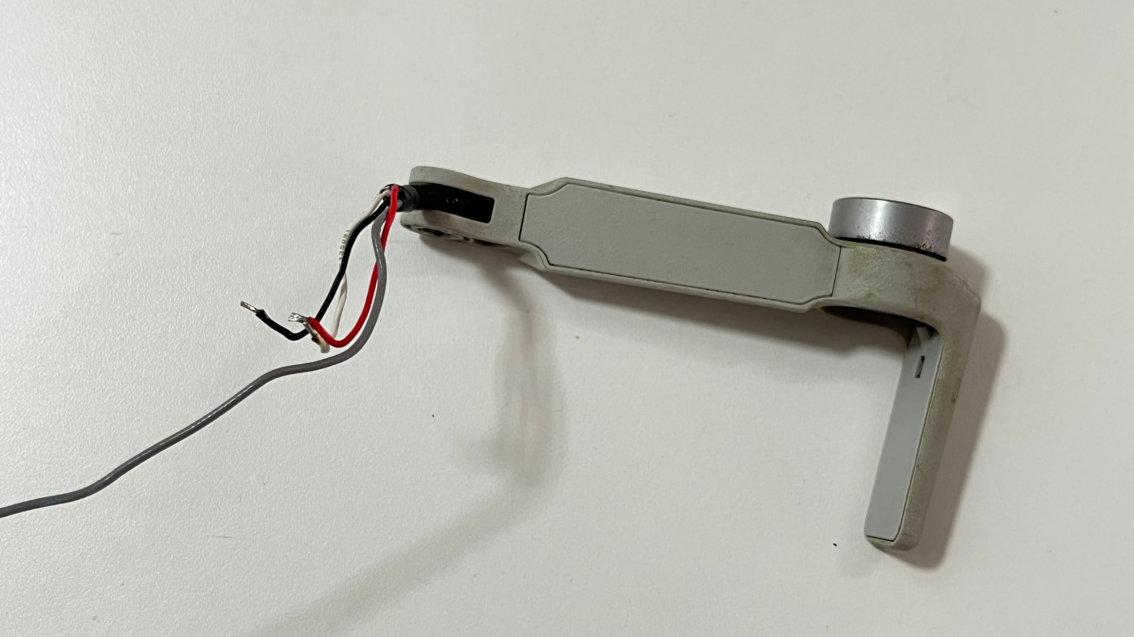 Braço Dianteiro Direito com Motor Mini 1/2 todos