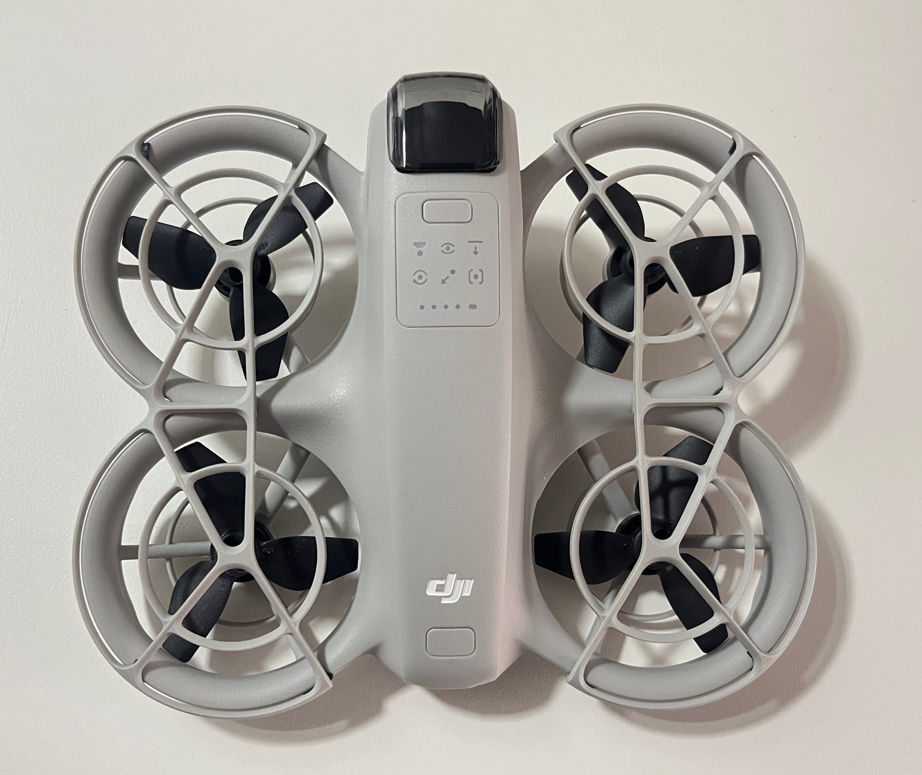 Drone DJI Neo-sem bateria e controle